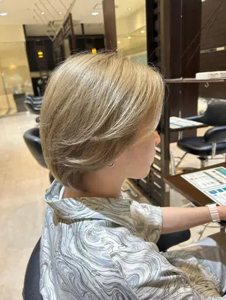 カラー メンズ NaVIユウジ ブリーチカラーのヘアスタイル
