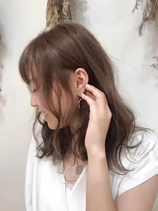 ミディアム 山本 香織のヘアスタイル