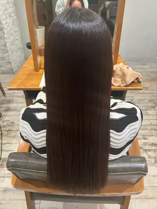 ロング Aura所属・丸山 心 / 艶カラーのヘアスタイル