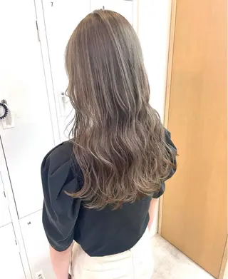 ロング カラー collet岩崎駿王 /ハイトーン/艶髪のヘアスタイル