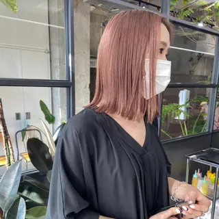 セミロング 岡本康平/ボブ /ブリーチ/レイヤーのヘアスタイル