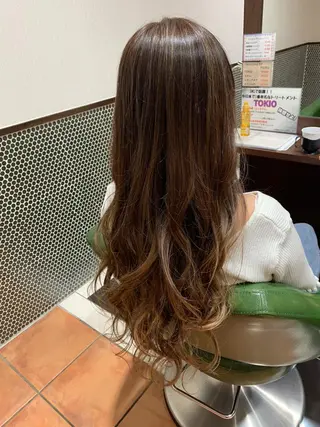 ミディアム カラーリスト菅澤 岳のヘアスタイル