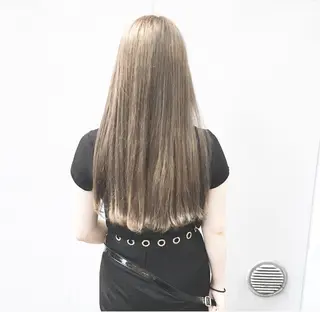 ロング カラー ブリーチ、パーマ 西部笑のヘアスタイル