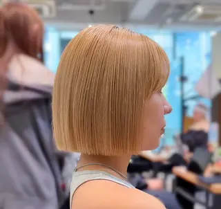 ショート カラー ⭐️似合わせボブ 縮毛矯正⭐️かえでのヘアスタイル
