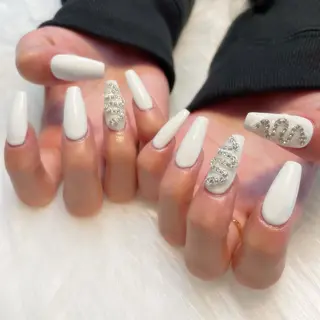 ネイル ゴテゴテ💙ワンホン リオナのネイルデザイン