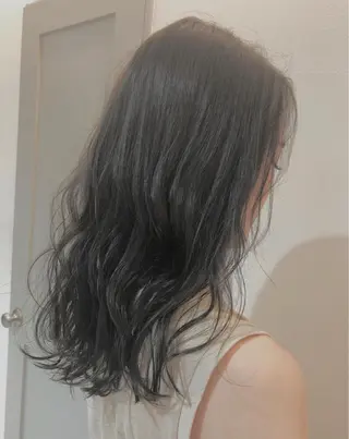 カラー 三村 桜生のヘアスタイル