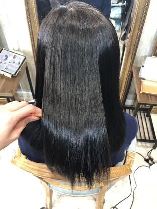 セミロング カラー AnFye une qatllのヘアスタイル