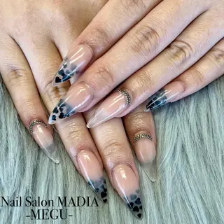 ネイル MADIA藤沢所属・MADIA MEGUのネイルデザイン