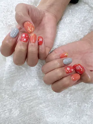 ネイル カラーズビューティサロン所属・石井 桃子のネイルデザイン
