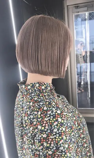 ショート カラー 森本 笑のヘアスタイル