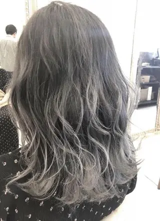 ロング カラー 🍀Moda by Grande🍀のヘアスタイル