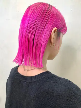 ショート カラー SALOWIN所属・ブリーチ✨ ボブ✨レイヤーのヘアスタイル