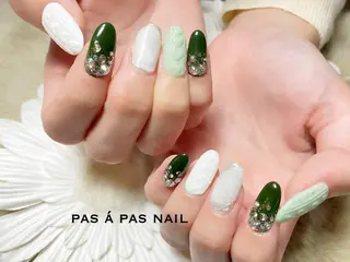 ネイル Yakko pas á pasのネイルデザイン