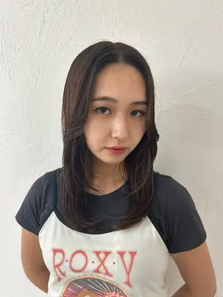 ミディアム イシイ モエカのヘアスタイル