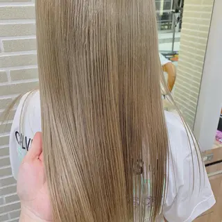 ロング amie三ノ宮所属・潟上 菜摘のヘアスタイル