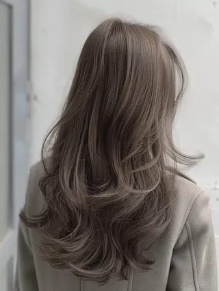 ロング カラー hair&eye LAWE.のヘアスタイル