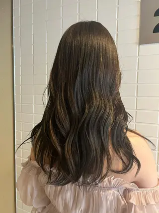 ロング カノン／伏見/栄 カラーモデルのヘアスタイル