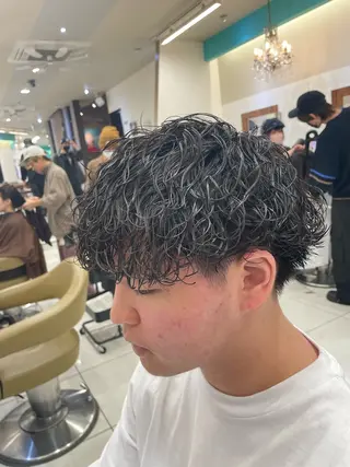 パーマ メンズ 伊藤 隆星のヘアスタイル