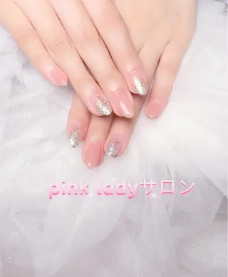 ネイル pink ladyサロン所属・べ にのネイルデザイン