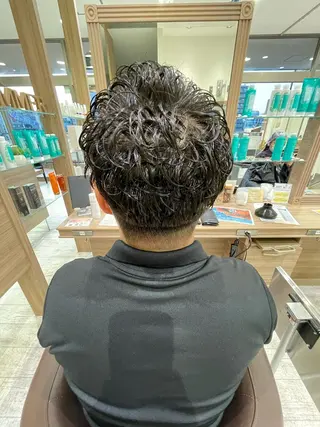 パーマ メンズ 加藤 未歩のヘアスタイル