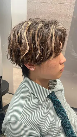 ショート カラー EMANONシェアサロン心斎橋店所属・韓国メンズヘア　ミル クティボブ　足立佳代のヘアスタイル