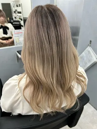 ロング ミルクティーカラー 🌈店長クボのヘアスタイル