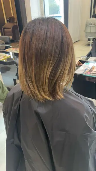 カラー 菅原 詩月のヘアスタイル