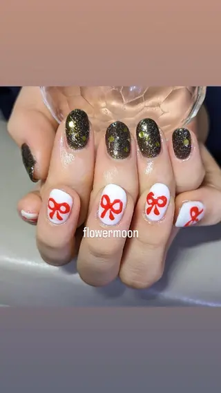ネイル フラワー ムーンのネイルデザイン