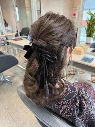 セミロング ヘアアレンジ 女性に人気♪ はやしほのかのヘアスタイル