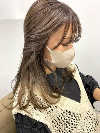 セミロング 山口 モエのヘアスタイル