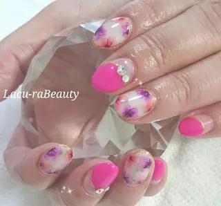 ネイル 小顔と腸の専門店 ラクーラビューティのエステ・リラクイメージ