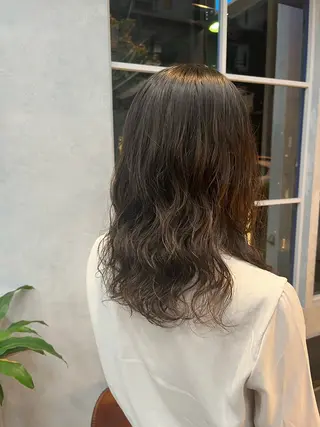 ミディアム パーマ 🦩レイヤー|透明感 カラー🦩makoのヘアスタイル