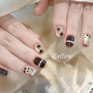 ネイル RAFFINE 月🦋🩵のネイルデザイン