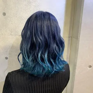 ミディアム カラー 及川シゲル 髪質改善講師のヘアスタイル