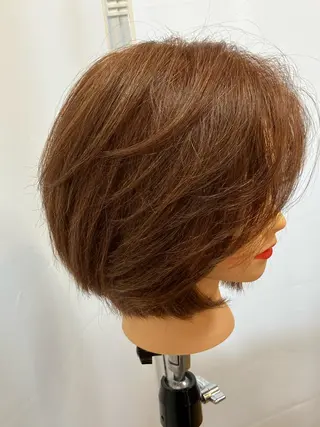 ショート 湯浅 貴子のヘアスタイル