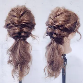 セミロング ロング ヘアアレンジ アオガミ （前髪顔周りカット）のヘアスタイル