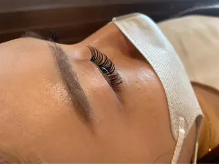 マツエク・マツパ シールエクステ/ ダブルカラー/茉央のヘアスタイル