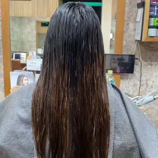 ロング YELLOW CORN 金沢文庫所属・【金沢文庫4分】髪質 改善/縮毛矯正アラタのヘアスタイル