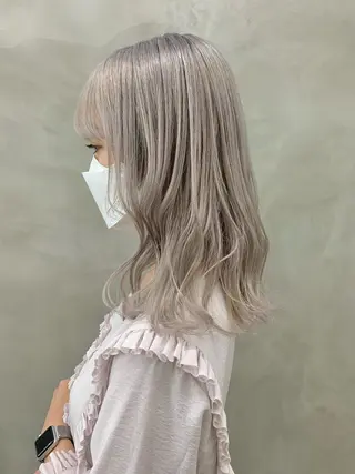 セミロング カラー ブームボックス所属・🐝ハイトーンカラー hachi🐝のヘアスタイル