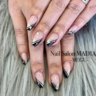 ネイル MADIA藤沢所属・MADIA MEGUのネイルデザイン