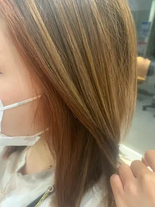 カラー 長谷 朋美のヘアスタイル