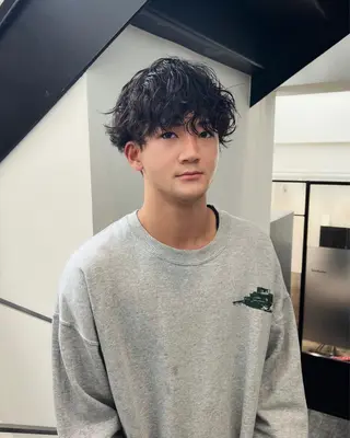 パーマ メンズ Qin shaire salon 原宿verno店所属・【センターパート】 ETO／江藤翼の眉毛・アイブロウイメージ