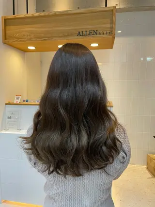 ロング 小島 仁美のヘアスタイル