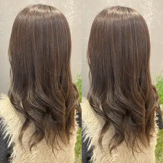 ミディアム カラー schon所属・み うのヘアスタイル