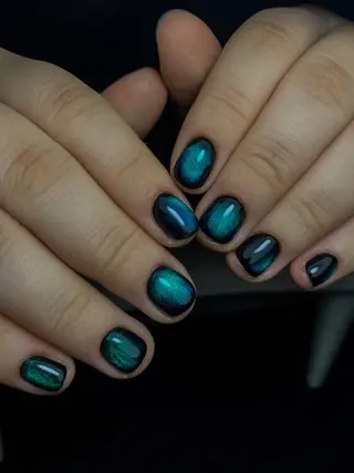 カラー Isinha Nailsのネイルデザイン