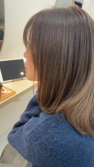 カラー soso.所属・上原 ティファニーのヘアスタイル