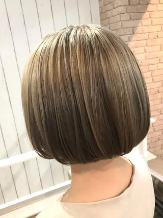 ショート カラー ヘアアレンジ MiU所属・韓国×髪質改善×美髪 縮毛矯正×レイヤーのヘアスタイル