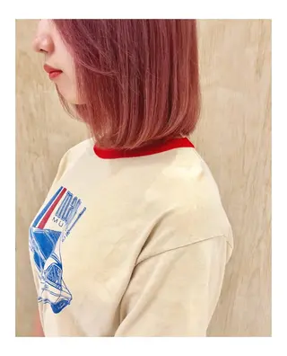 ミディアム カラー 岩田 萌那のヘアスタイル
