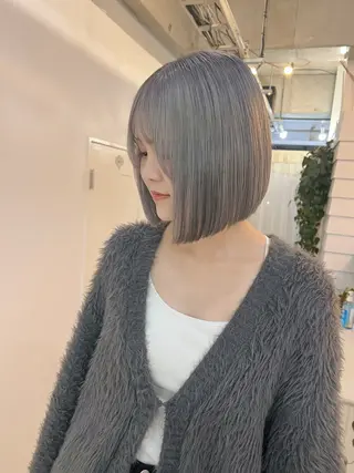 ショート カラー YUI ハイトーンカラーのヘアスタイル