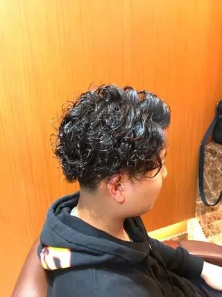 ミディアム パーマ メンズ 砂川 すながわのヘアスタイル